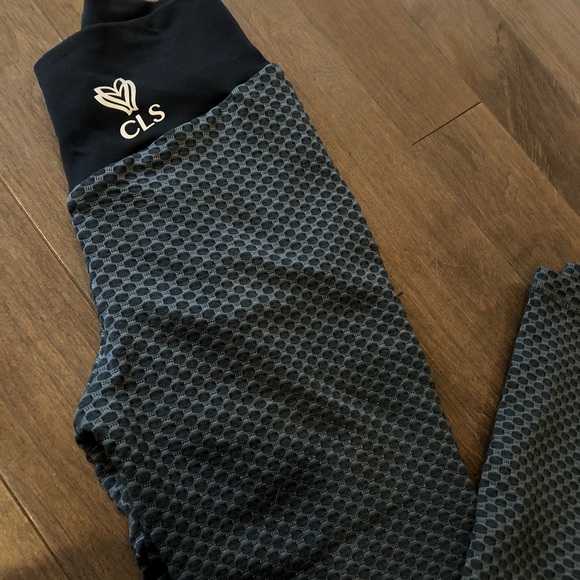 CLS scrunch butt Geo Textured leggings - Picture 6 of 11